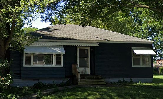 1st image of 106 E Jefferson St