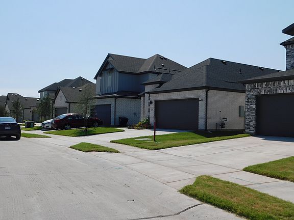 4th image of 2702 Baynes Pl
