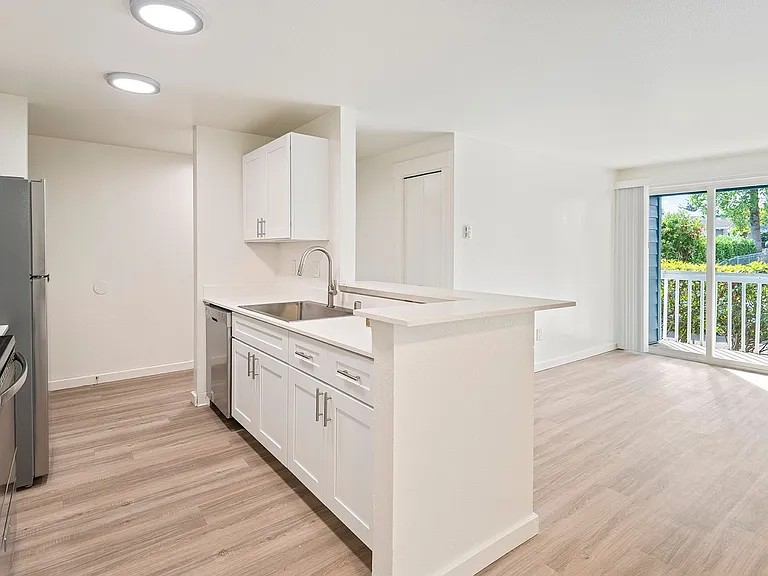Alcove Apartment — Photo 18