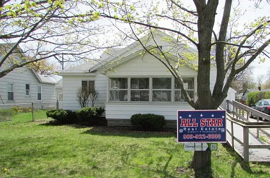 2306 9th St photo 1