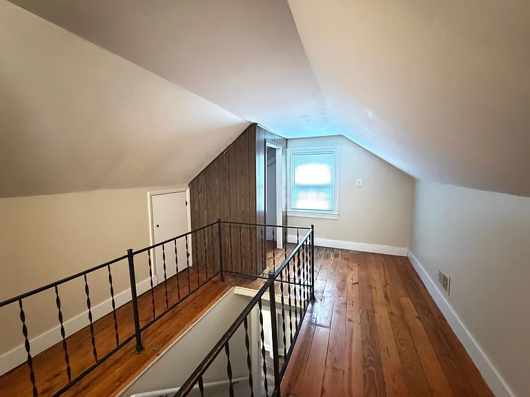 825 Parkway Dr — Photo 32
