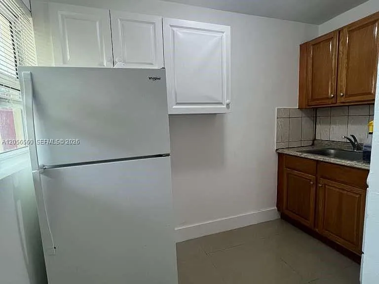 1281 NW 60th St #5 — Photo 8
