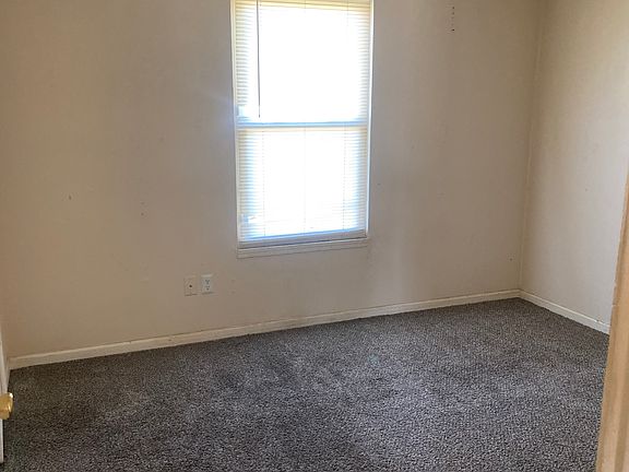 4th image of 846 E Saddlewood St APT D