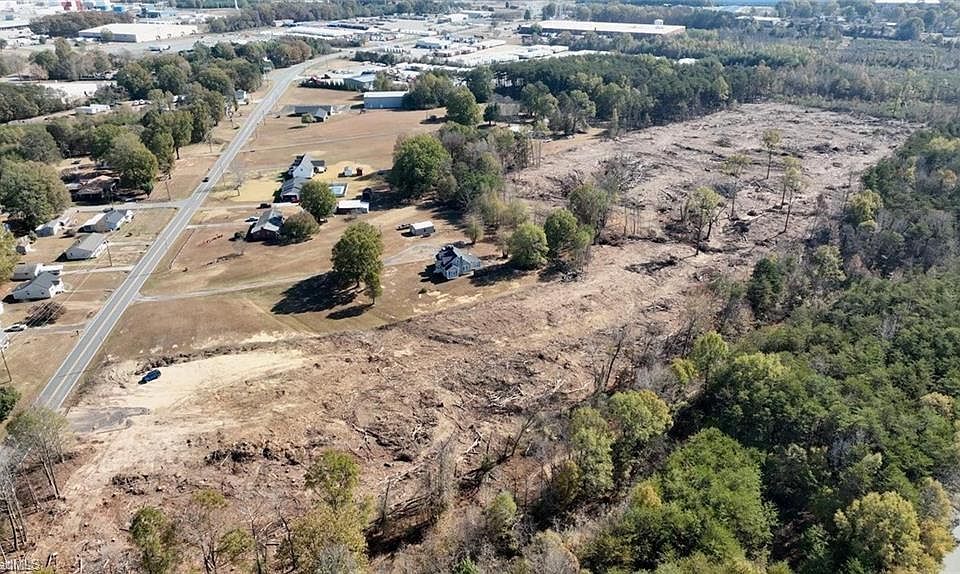 2nd image of 0 Summit Rd