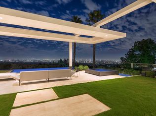 900 Stradella Rd, Los Angeles, CA 90077