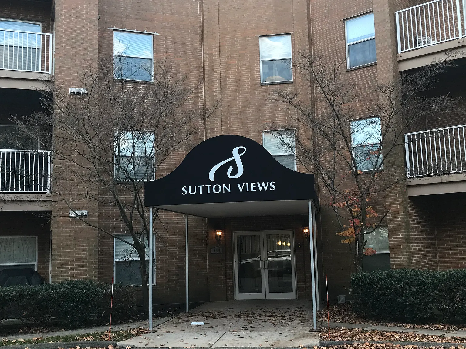 2 bed, 956 sqft, $2,100 — Photo 1