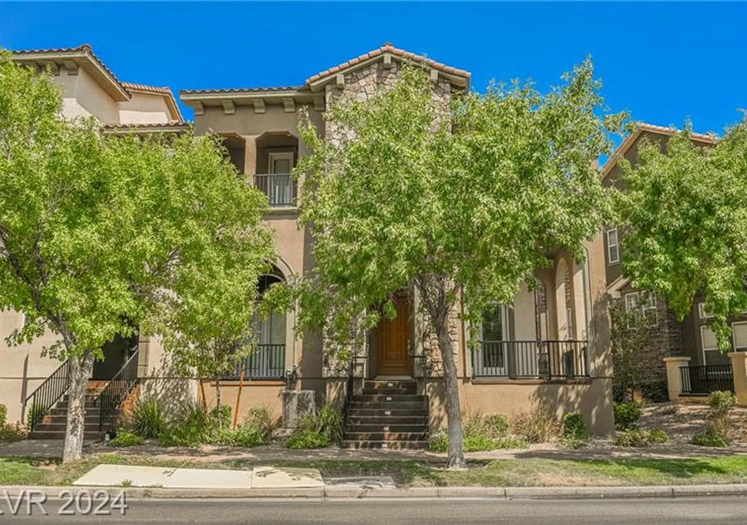 Lake Las Vegas Fully Furnished!! Stunning 3 Bedroom 2 1/2 Bath- A Must See — Photo 1