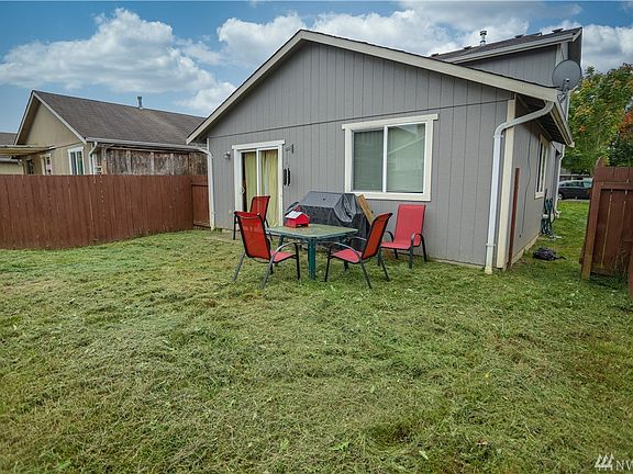 3rd image of 4331 150th St NE