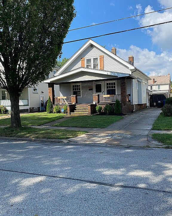 1st image of 2056 Clarence Ave
