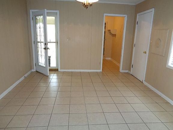 3rd image of 209 Mason Dr W