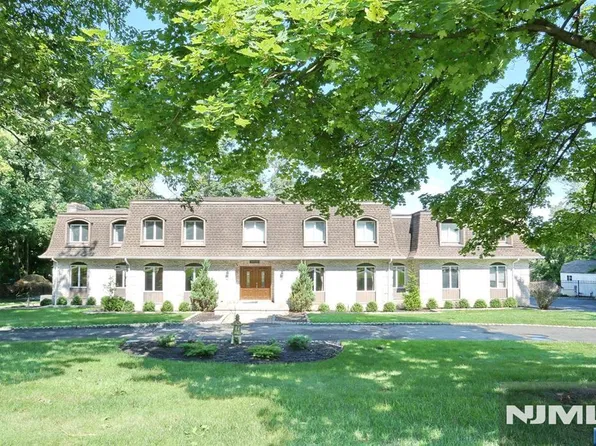 838 Iron Latch Road, Franklin Lakes, NJ 07417