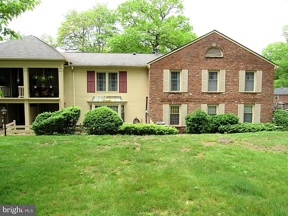2nd image of 104 Nottoway Dr