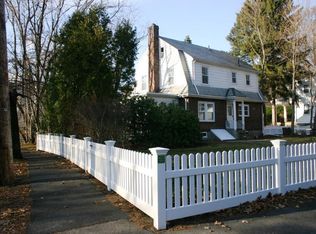 688 Chestnut St, Newton, MA 02468