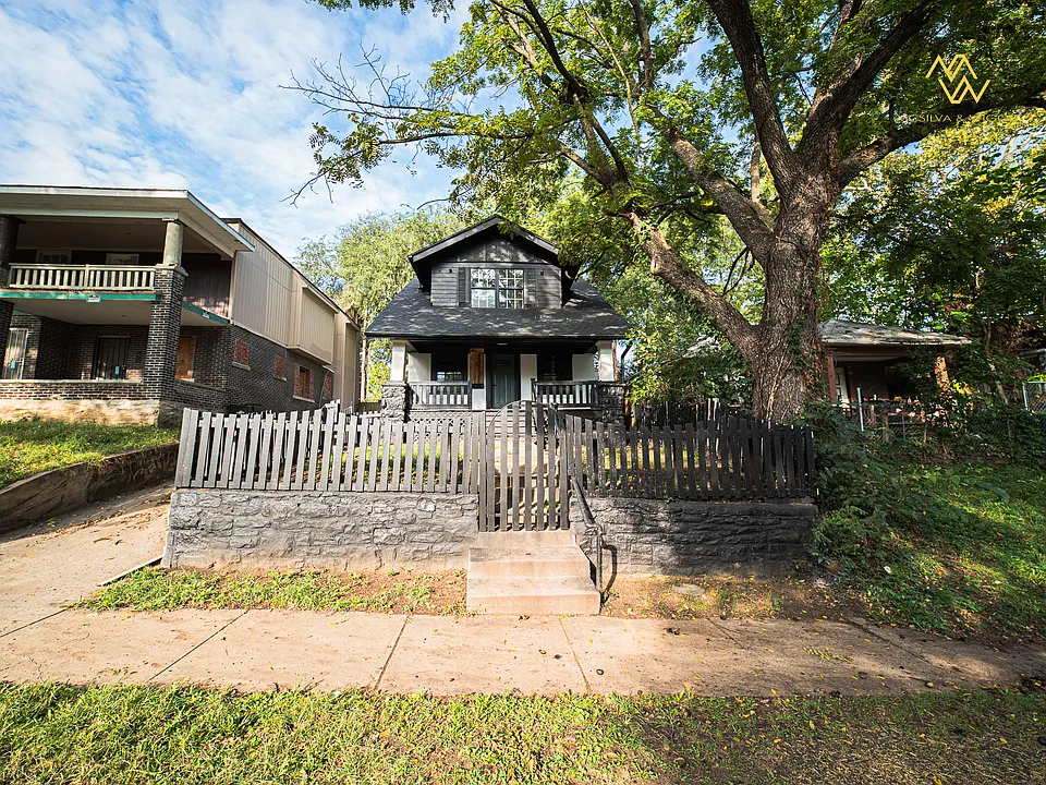 806 Indiana Ave