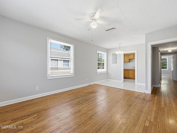 4th image of 2614 COLLEGE Street #1-4