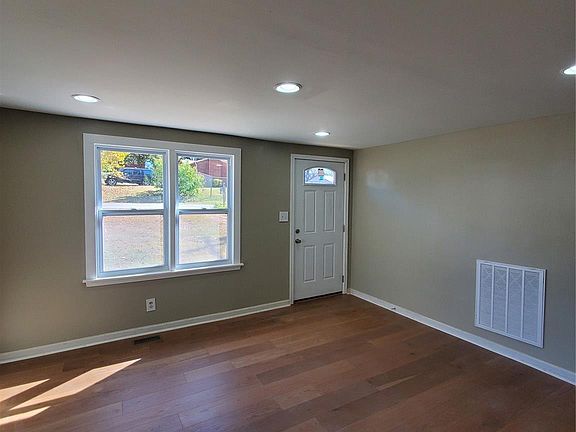 5th image of 1146 Rita Ave