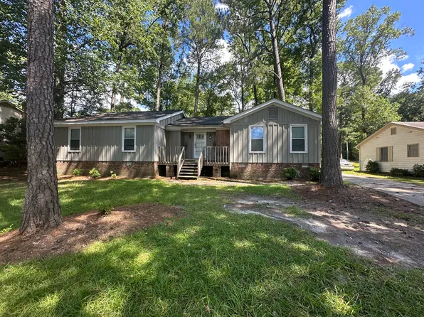 1493 Foxhall Dr, Rocky Mount, NC 27804