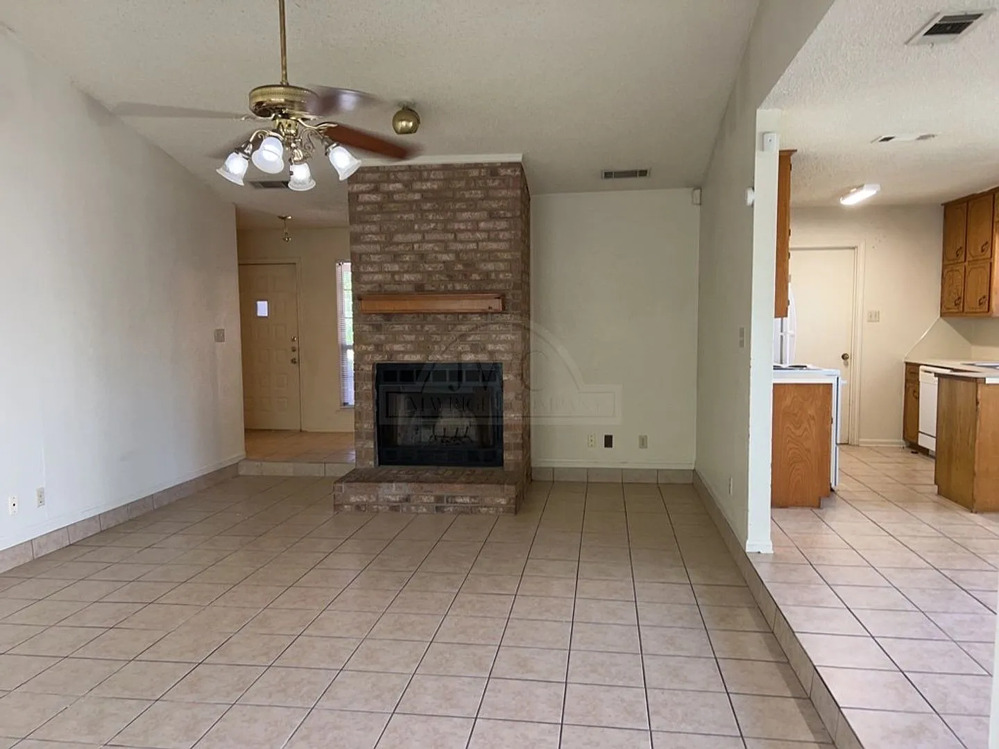 111 Nancy, Killeen — Photo 3