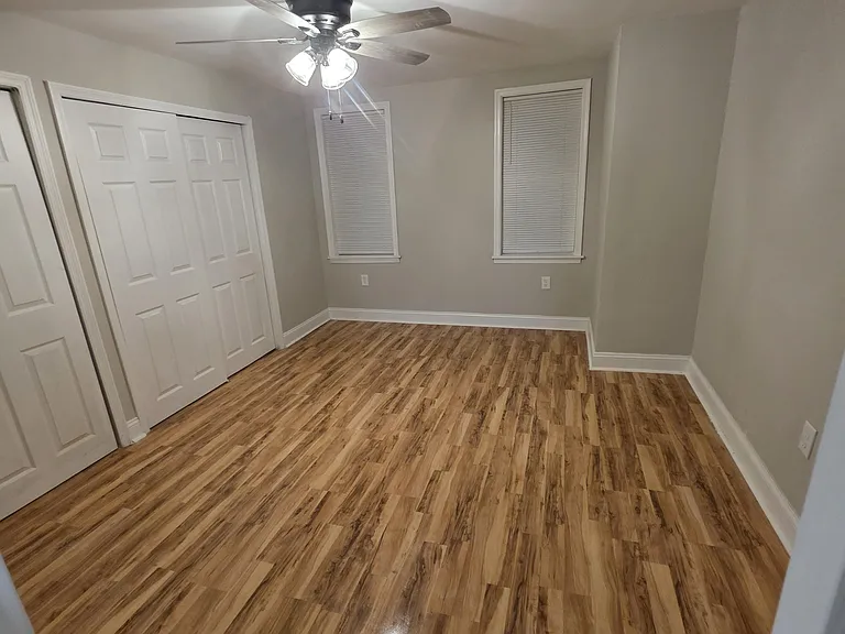2055 Carver St — Photo 9