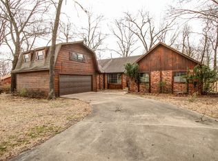 330 Hickory Dr, Tahlequah, OK 74464