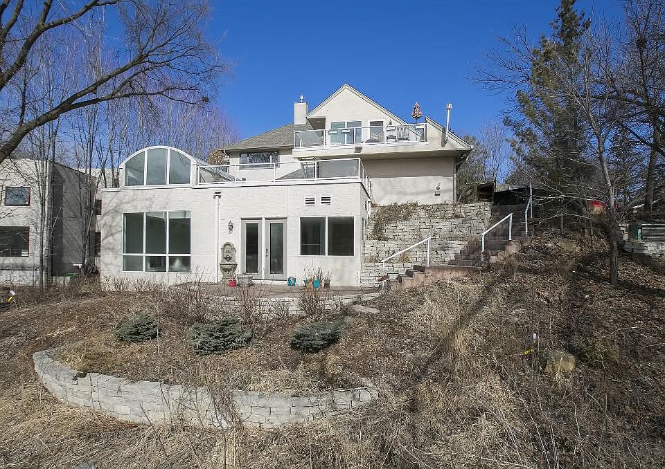2nd image of 4501 Strawberry Ln