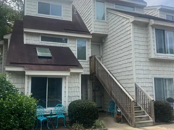 805 Virginia Ct, Virginia Beach, VA 23451