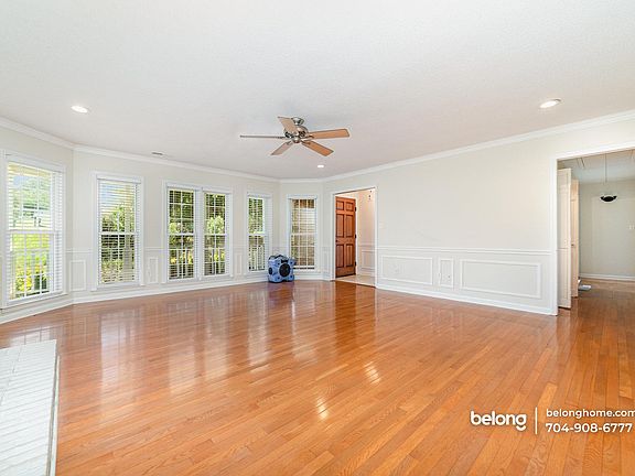 4th image of 5142 Blackberry Ln