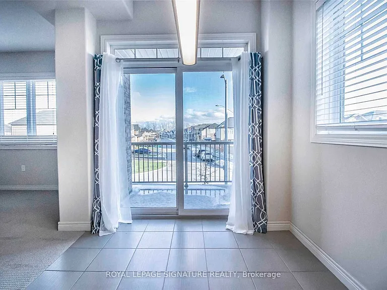 225 Westbank Trl — Photo 6