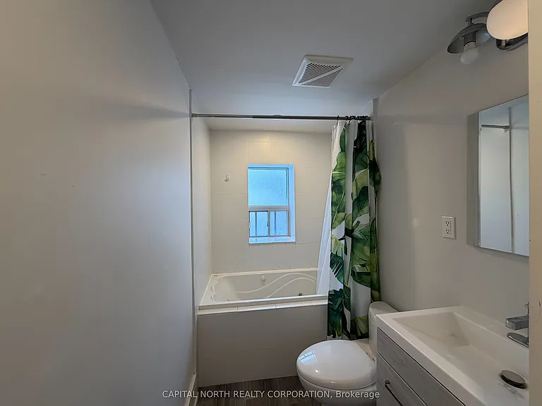 43 Glen Manor Dr #UPPER — Photo 16