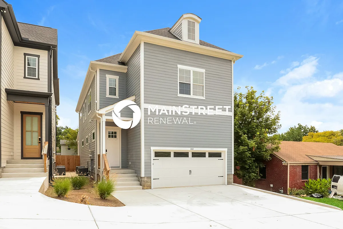 Front View - 1421 Preston Dr