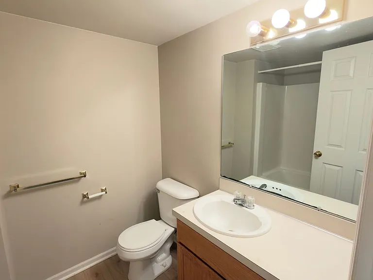4441 Hillrise Ct NE — Photo 13