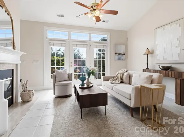 11177 Villa Trace Pl, Charlotte, NC 28277