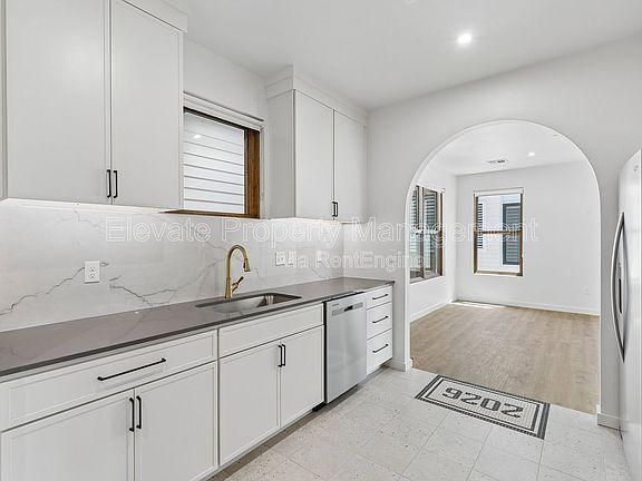 4th image of 408 NW 30th St #7A