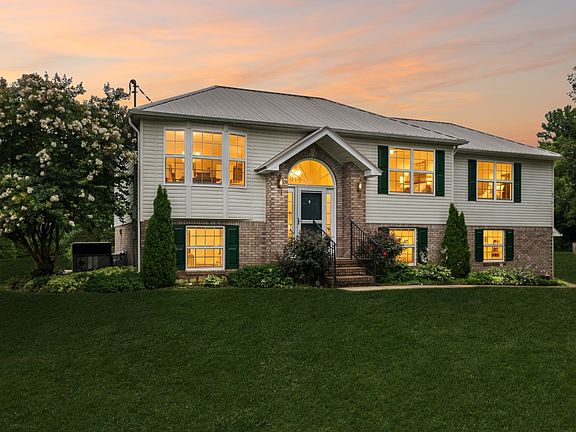 3rd image of 2501 Golden Pond Ln