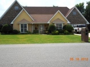 1745 Lakefield Dr, Tupelo, MS 38801