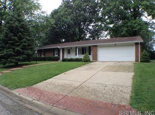 3863 Tanbark Dr, Swansea, IL