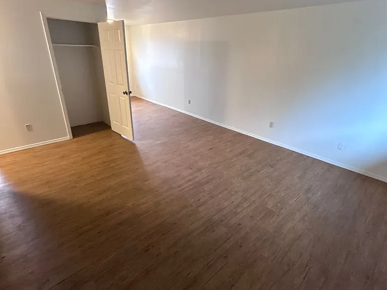 795 Elm Ave — Photo 6