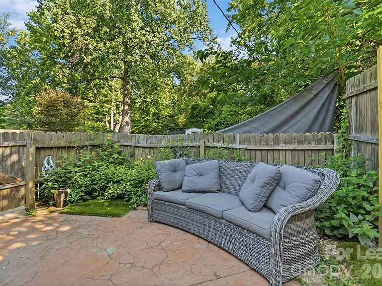 4231 Firethorne Rd — Photo 28