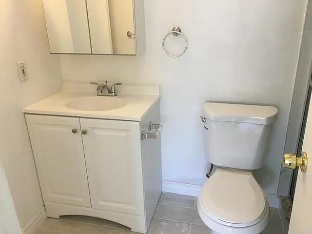 2442 Gehrig St #B — Photo 11