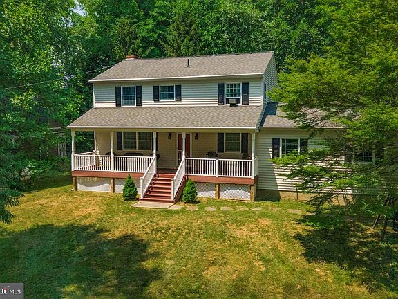 2nd image of 11 Grays Ln