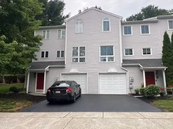 1761 Creek Vista Dr, New Cumberland, PA 17070