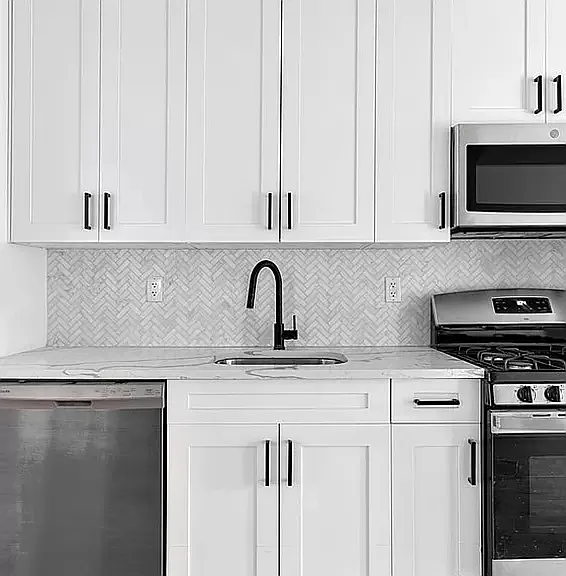 579 Hart St #1 — Photo 1