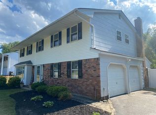 2 Woodview Dr, Nesconset, NY 11767