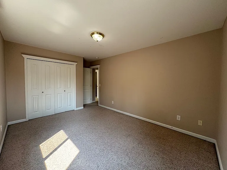 4467 Castlerock Dr — Photo 52