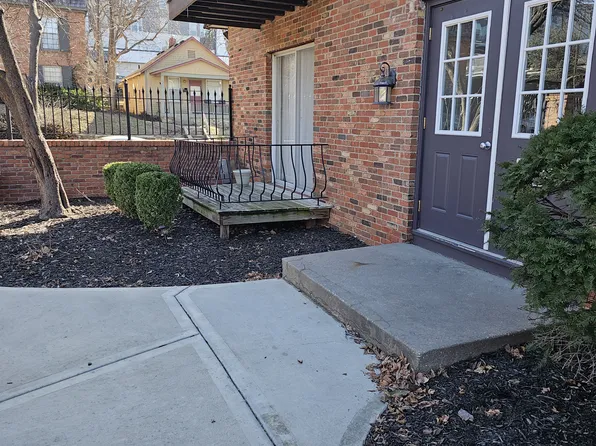 4428 Jarboe St APT 1, Kansas City, MO 64111