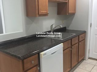 1606 W Nelson St #B, Chicago, IL 60657