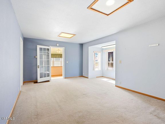 5th image of 301 Pleasant Ave