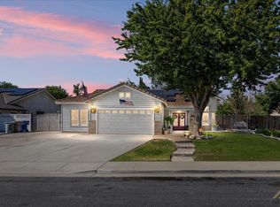 10208 Greenwich Dr, Bakersfield, CA 93312
