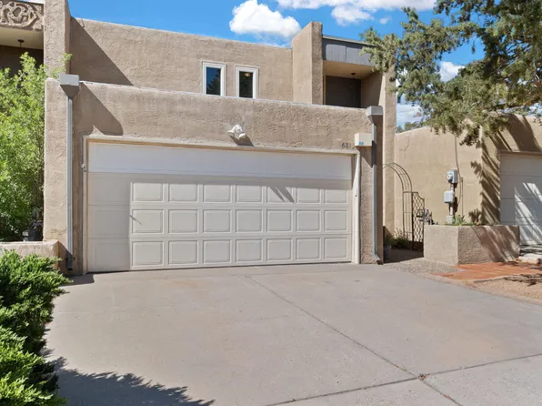 6813 Los Trechos Ct NE, Albuquerque, NM 87109