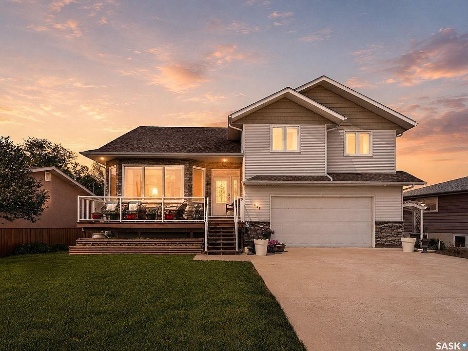 1st image of 646 Keith Crescent